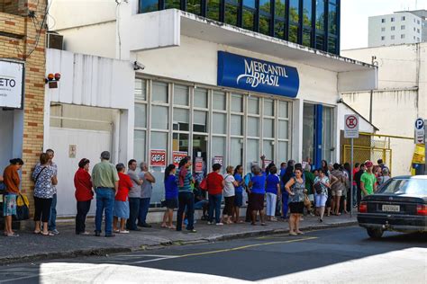 Greve fecha 8 763 agências bancárias em 26 Estados e no DF diz