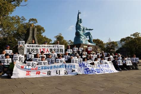 『平和な世界』実現訴え 被爆者ら正月座り込み 長崎 長崎新聞 20230103 1123 公開