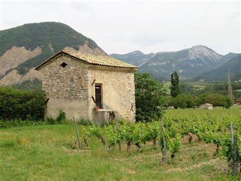 Les cabanons de vigne 2 Balade à Châtillon en Diois dans la Drôme