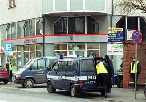 Napad Na Bank W Warszawie Lata Temu Obrabowano Plac Wk Na