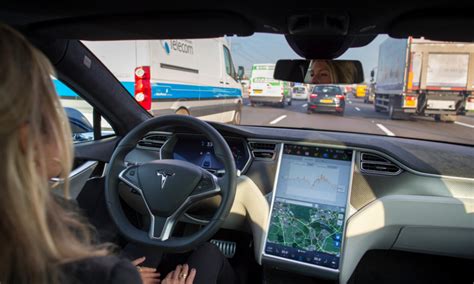 Tesla Autopilot Non è Sicuro Lo Dicono Gli Esperti Americani