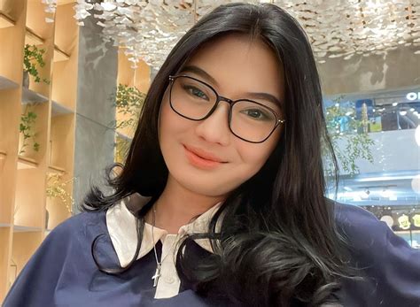 5 Tampilan Erika Putri Selebgram Viral Yang Bikin Konten Prank Driver