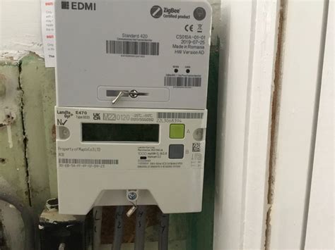 Taking a manual meter reading from a Landis+Gyr E470 smart meter | The