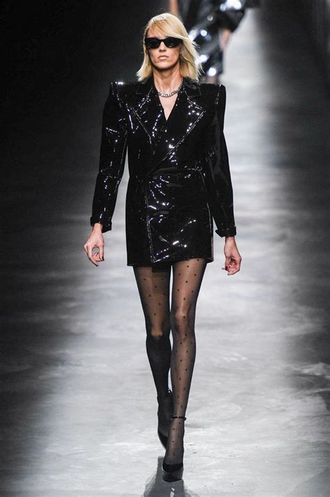 Défilé Saint Laurent Prêt à Porter Automne Hiver 2019 2020 Paris Elle