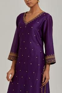 Buy Purple Chanderi Silk Embroidery Floral V Neck Kurta Set For Women