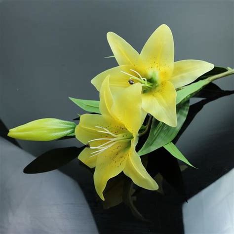 PLANTE ARTIFICIELLE 80cm Yellow Fleurs de lys artificielles 3 têtes