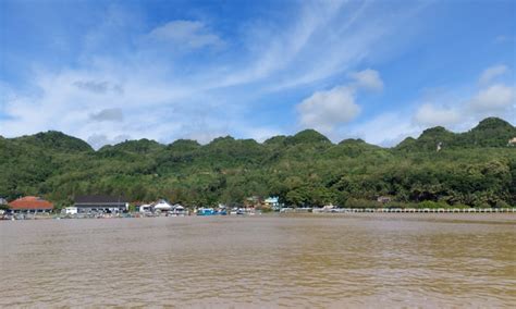 Pantai Jetis Cilacap Daya Tarik Kegiatan Liburan Lokasi Harga