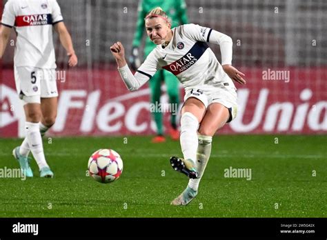 Jackie Groenen Du Paris Saint Germain En Action Lors Du Match De La