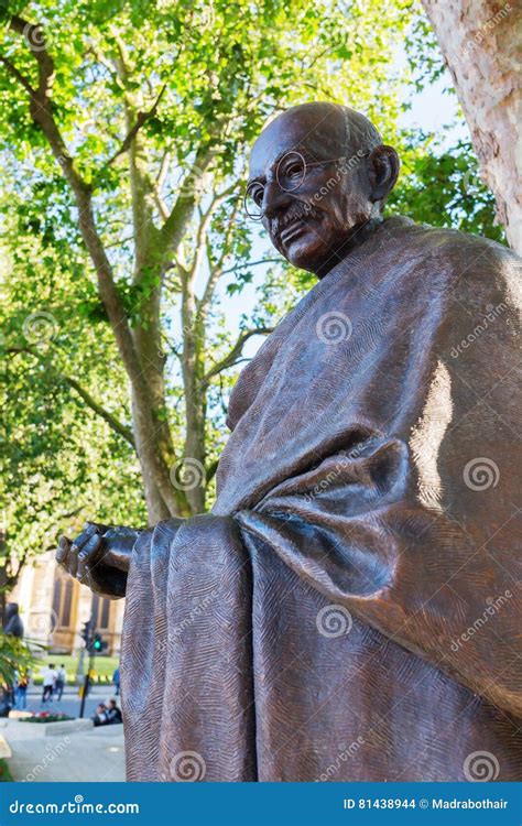 Bronze Statue of Mahatma Gandhi in London Editorial Stock Image - Image of westminster, europe ...