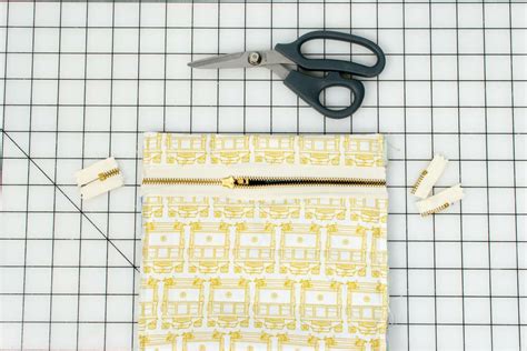 How To Sew A Cross Body Zipper Tote Free Pattern