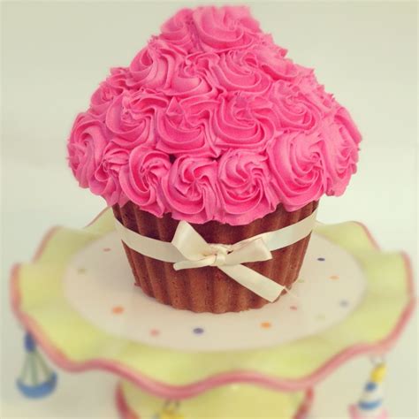 Descubrir 93 Imagen Pastel Cupcake Gigante Abzlocal Mx