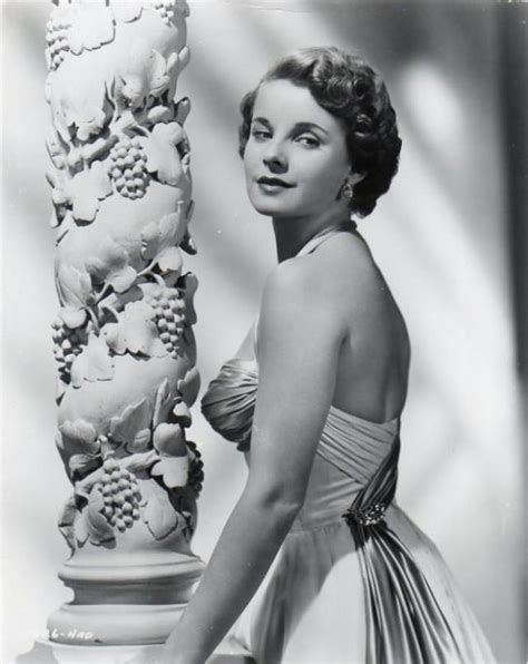 30 Glamorous Photos Of Mona Freeman In The 1940s And 50s Vintage