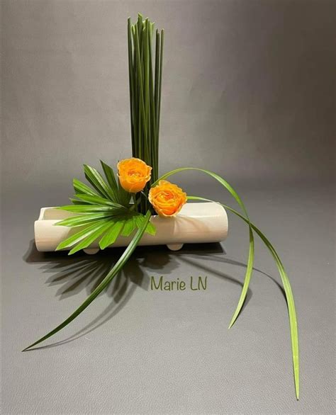 Pin On Arrangements Floraux Ikebana Flower Arrangement Fresh Flowers