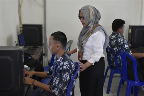 Pelaksanaan Assesment Nasional Berbasis Komputer Anbk Tahun Ajaran