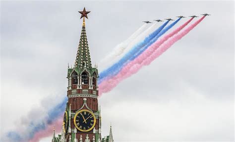 Retour en images sur lédition 2021 du défilé militaire de la Victoire