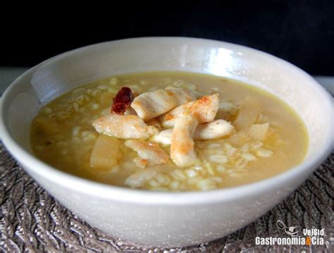 Sopa de trigo tierno y pollo al jengibre Gastronomía Cía