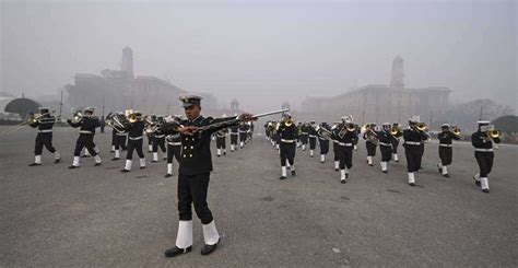 NEW DELHI INDIA JANUARY 13 Contingent From Indian Navy Practices In