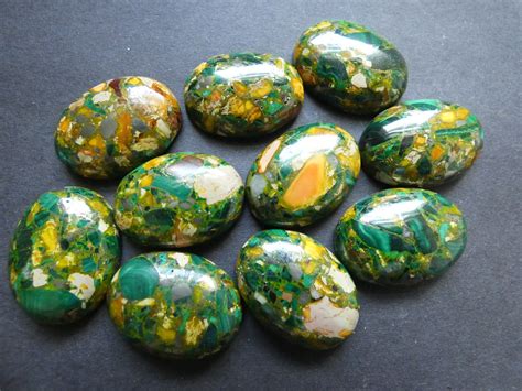 25x18mm Gold Lined Green Regalite Cabochon Dyed Oval Cab Polished