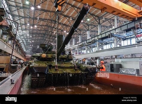 T 90 Tanks High Resolution Stock Photography And Images Alamy