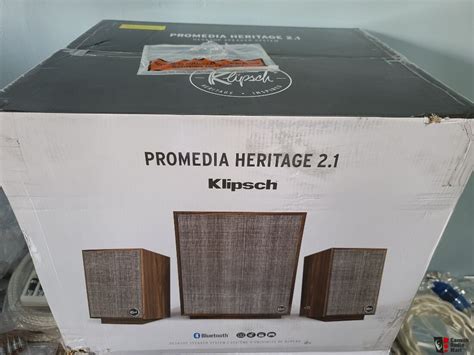 Klipsch Promedia Heritage 21 Walnut Desktop Speaker System Photo