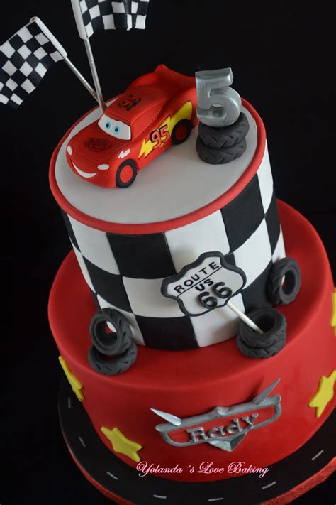 Tarta Rayo Mcqueen Para Rady Con Mucho Amor De Sus Papas Pastel De Mcqueen Pasteles