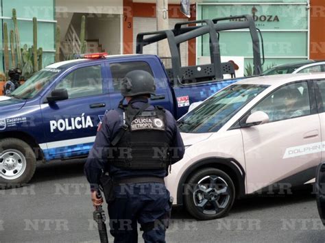 Abandonan En Estacionamiento Camioneta Con Armas Ntr Zacatecas