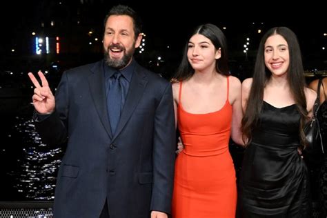 Esposa De Adam Sandler Son Como Ni Os Qui N Toma El Lugar De Jackie