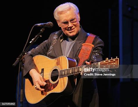 George Jones In Concert Photos and Premium High Res Pictures - Getty Images