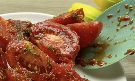 Превращаем сезонные помидоры в болгарскую закуску. Маринуются за 10 ...