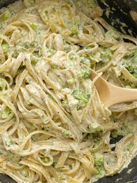 One Pot Broccoli Fettuccine Alfredo | Together as Family