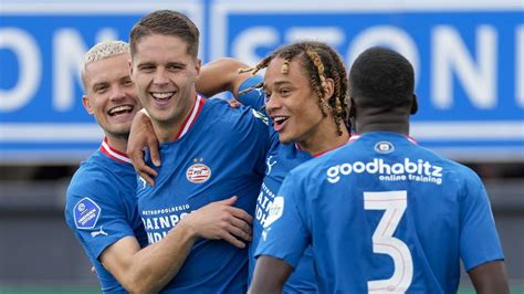 Psv Speelt Chagrijn Van Zich Af Met Dikke Zege Op Woudestein