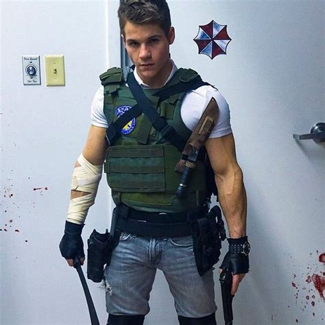 Michael As Chris Redfield From Resident Evil Resident Evil Cosplay