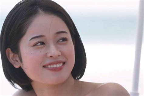 23歳高畑充希似セクシー女優、イケメンtiktokerと両想いに！ 大胆肌見せコーデで幸せいっぱいの密着ハグ バラエティ Abema Times アベマタイムズ