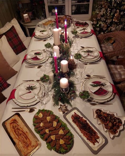 festive christmas dinner table