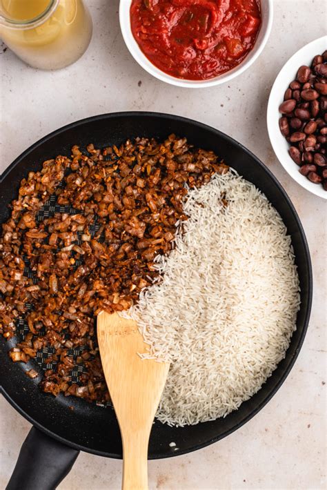 Vegan Mexican Rice with Beans - The Delicious plate