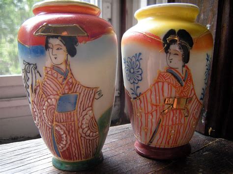 Satsuma Style Japanese Porcelain Mini Vases Made In Occupied Japan 1945