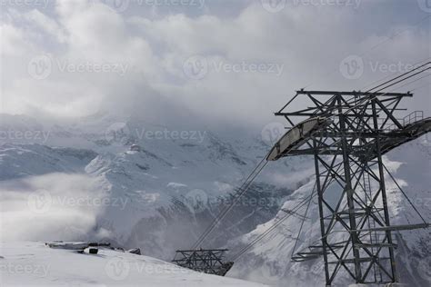 mountain matterhorn zermatt switzerland 10731859 Stock Photo at Vecteezy