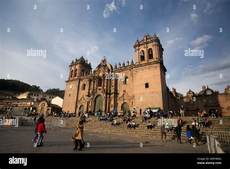 Cusco cathedral hi-res stock photography and images - Alamy