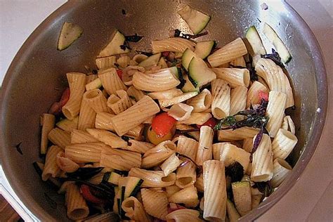 Zucchini Nudel Salat Von Angelmoon Chefkoch