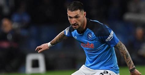 Champions League Napoli Eintracht Francoforte 3 0 Gli Azzurri Volano