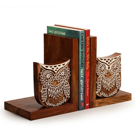 Exclusivelane Wooden Hand Engraved Owl Book End In Sheesham Wood At Rs