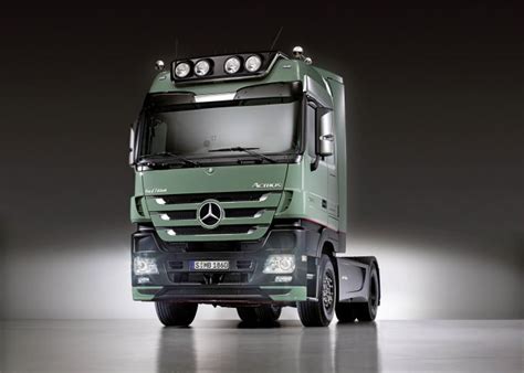 شاحنات مرسيدس Mercedes-Benz