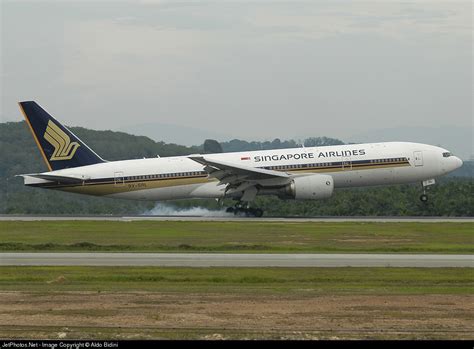 9V SRL Boeing 777 212 ER Singapore Airlines Aldo Bidini JetPhotos