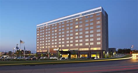 Hilton Minneapolis/Bloomington Showcases New Design - Commercial ...