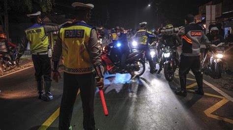 Cegah Konvoi Masuk Jakarta Polda Metro Jaya Sekat Wilayah Perbatasan