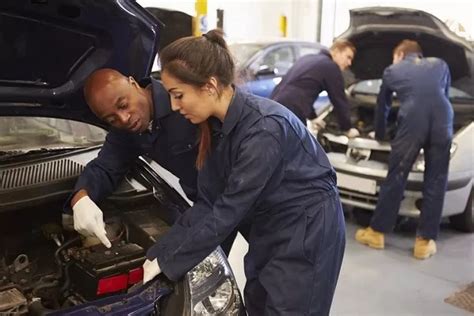 3 Top Online Marine Mechanic Schools: The Best Guide - American Dailies