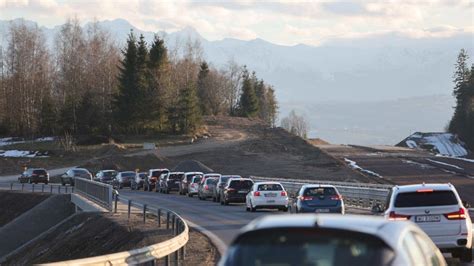 Policja W Ferie Wi Cej Wypadk W Ni Przed Rokiem Mniej Ofiar Miertelnych