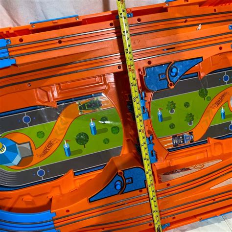 Hot Wheels Carrying Case Slot Car Race Track Set S