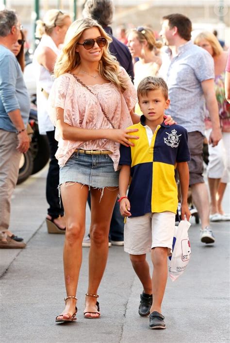 Photo Sylvie Meis Et Son Fils Damian Rafael Se Promènent Sur Le Port Après Avoir été Au Club