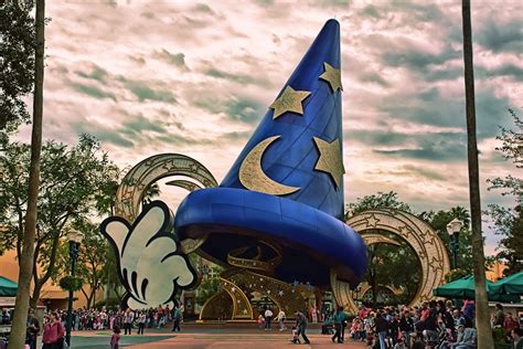 Disney Sorcerer Hat Hollywood Boulevard This Is A Pict Flickr